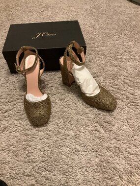 J.CREW HARLOW ANKLE-STRAP PAMPS IN MAGIC LUREX GOLD (VICKY) SIZE 7,5 METALLIC.